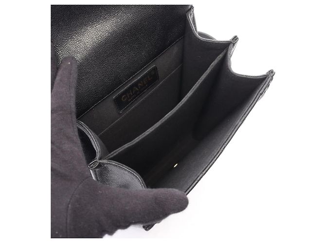 Borsa a tracolla Chanel Boy Matelassé in pelle nera Nero - vista 3