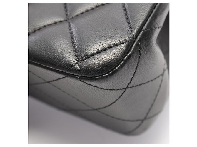 Borsa a tracolla Chanel Matelassé Double Flap Nero - vista 10