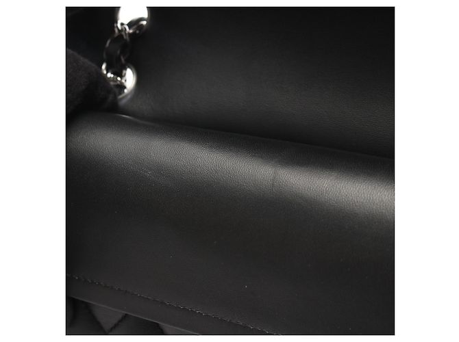 Borsa a tracolla Chanel Matelassé Double Flap Nero - vista 13