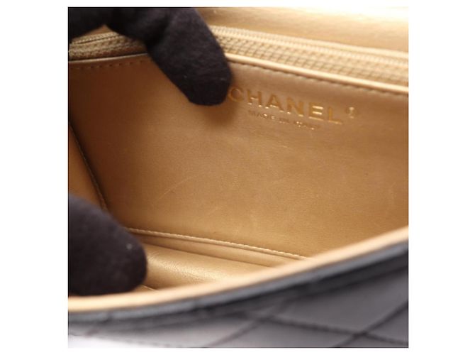Chanel Matelassé Schultertasche Schwarz - Ansicht 8