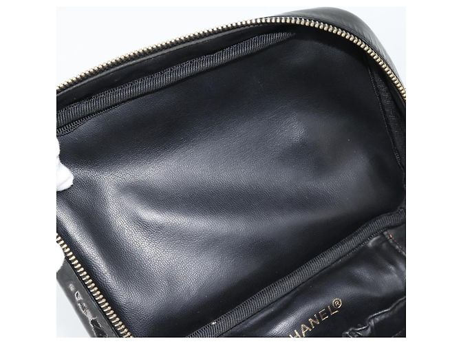 Beauty case vintage Chanel in vernice Nero - vista 5