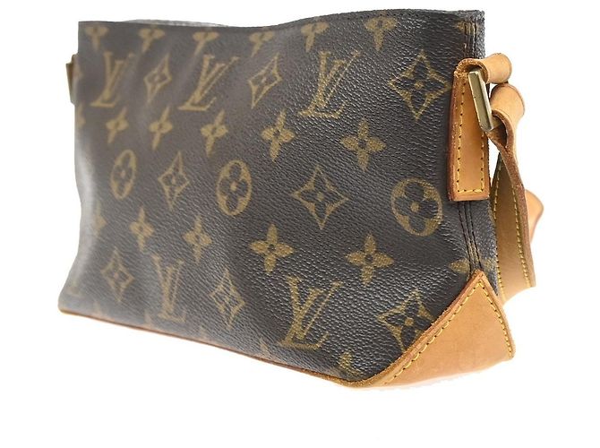 Louis Vuitton Trotteur Monogram Canvas Marrone - vista 3