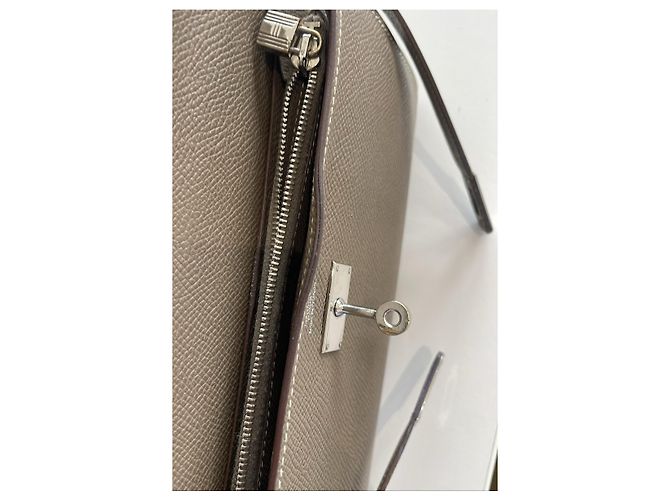 Hermès Kelly Portemonnaie aus Étoupe-Leder Taupe - Ansicht 7