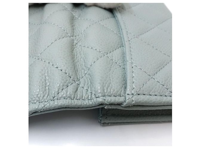 Monedero de piel de becerro granulado Chanel Verde - vista 5