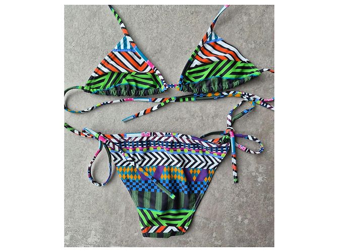 Autre Marque Pamela de Beaumane Conjunto de Bikini de Triángulo Estampado Multicolor - vista 4