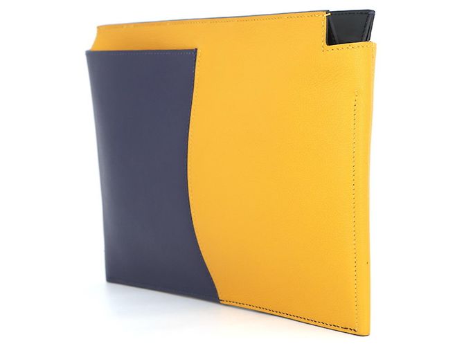 Hermès Clutch Kara Hermes in Jaune Ambre e Blue Ancre Nero Giallo - vista 2