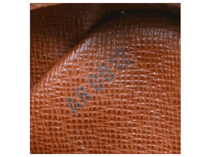 Louis Vuitton Amazone Monogram Canvas PM Castaño - vista 5