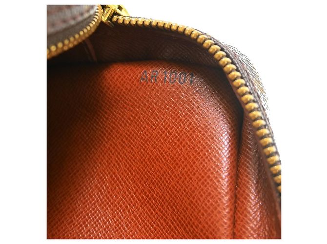 Louis Vuitton Amazone Monogram Canvas PM Marrone - vista 5