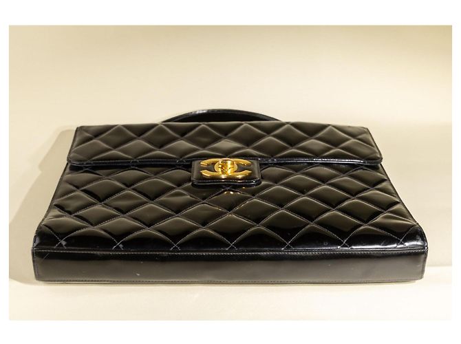 Borsa Chanel trapuntata in vernice nera Nero - vista 3