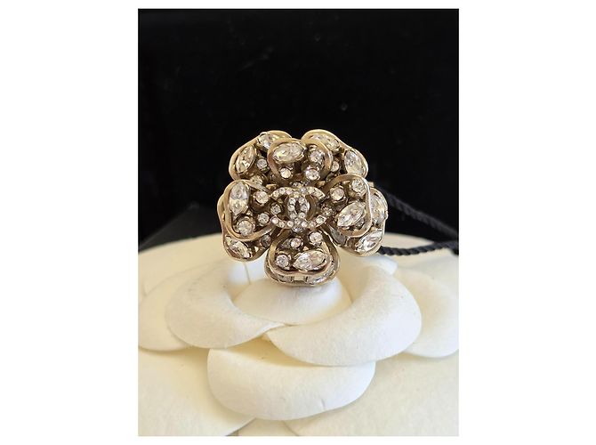 Anello Chanel Camelia CC Cristalli D'oro - vista 2