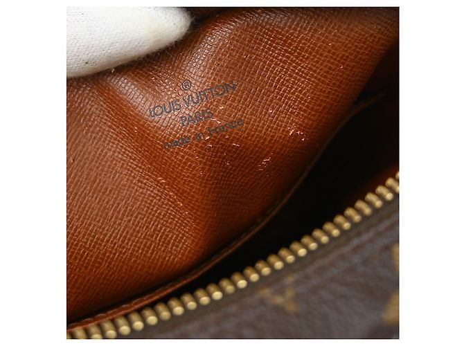 Borsa Louis Vuitton Amazone in tela Monogram PM Marrone - vista 4