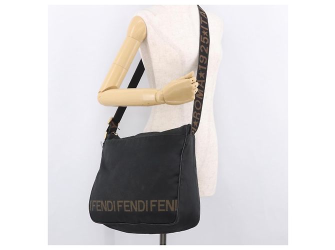 Borsa a Spalla FENDI Canvas Nero Oro Auth 186111 D'oro - vista 24