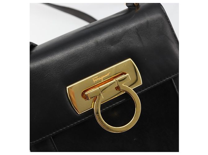 Borsa a tracolla Salvatore Ferragamo Gancini in pelle Harako Nera Oro Auth ka4773A Nero D'oro - vista 14