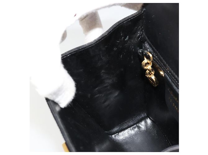 Borsa a tracolla Salvatore Ferragamo Gancini in pelle Harako Nera Oro Auth ka4773A Nero D'oro - vista 19