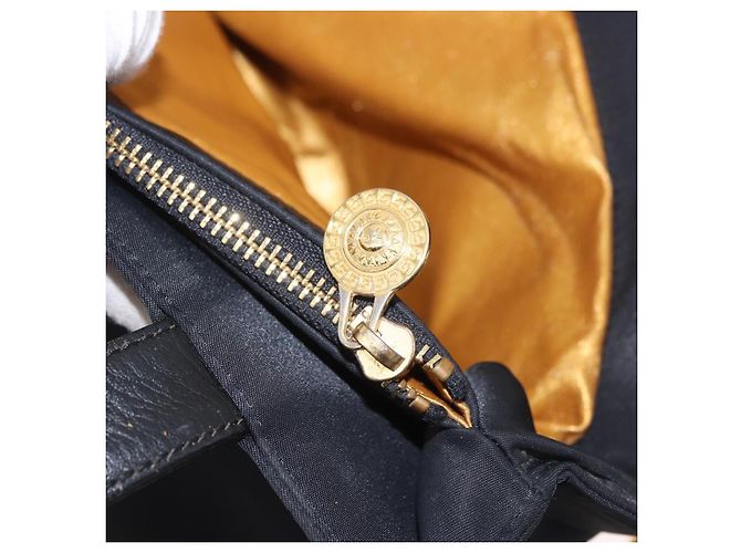 Borsa a Spalla VERSACE Nylon Nero Oro Auth 185860 D'oro - vista 25
