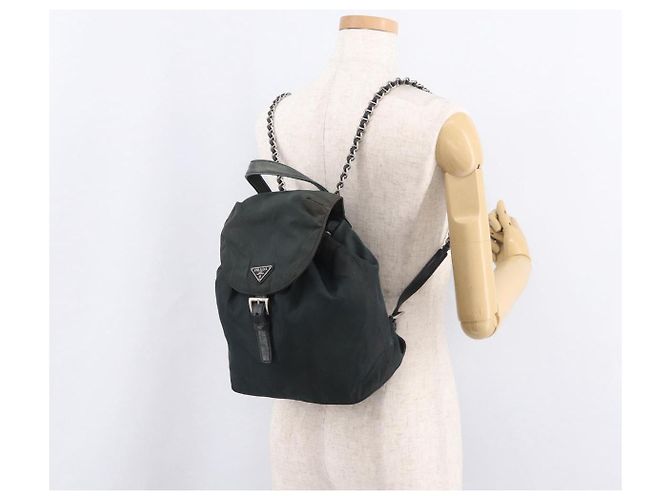 Zaino a tracolla con catena PRADA Nylon Verde Argento Auth 185902A - vista 27