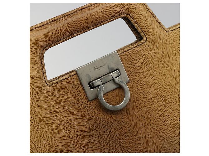Borsa a tracolla Salvatore Ferragamo Gancini in pelle beige argento Auth 185544 - vista 18