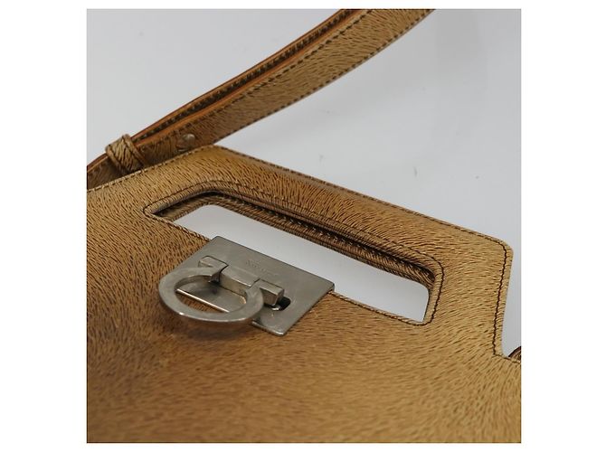 Borsa a tracolla Salvatore Ferragamo Gancini in pelle beige argento Auth 185544 - vista 8