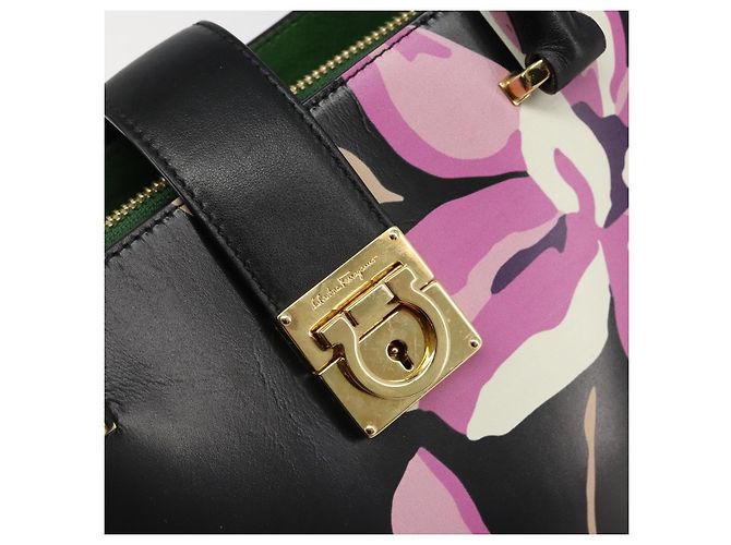 Borsa a mano Salvatore Ferragamo Gancini Pelle Nera e Oro Auth 185609A Nero D'oro - vista 15