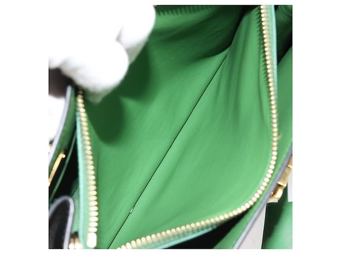 Borsa a mano Salvatore Ferragamo Gancini Pelle Nera e Oro Auth 185609A Nero D'oro - vista 22