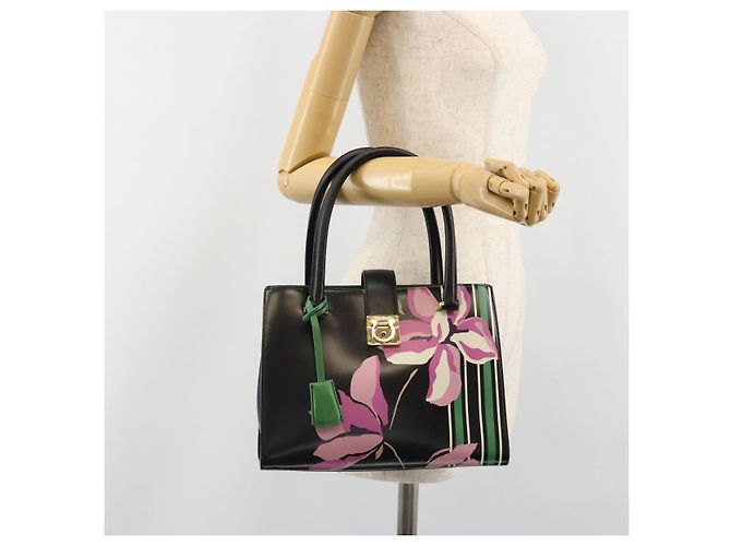 Borsa a mano Salvatore Ferragamo Gancini Pelle Nera e Oro Auth 185609A Nero D'oro - vista 24