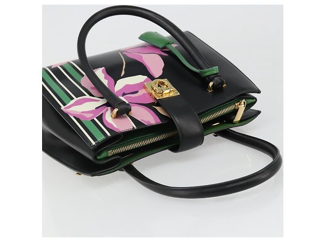Borsa a mano Salvatore Ferragamo Gancini Pelle Nera e Oro Auth 185609A Nero D'oro - vista 6
