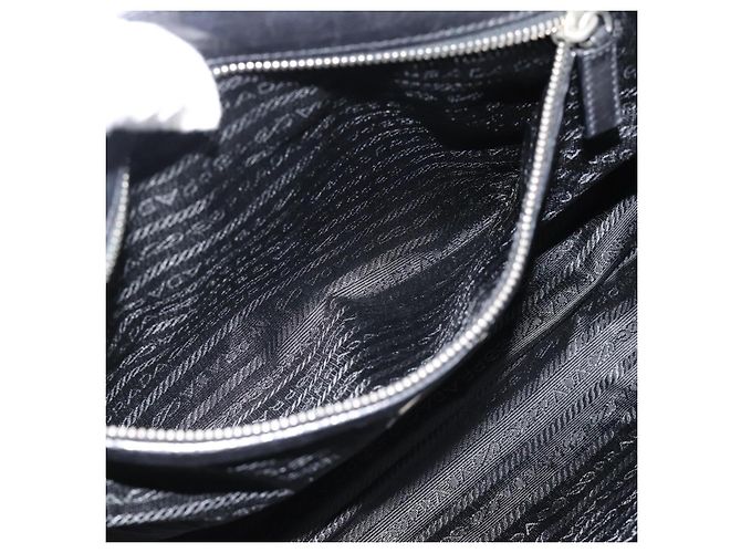 Bolso Tote PRADA de piel negro con detalles plateados Auth 187659V Plata - vista 21