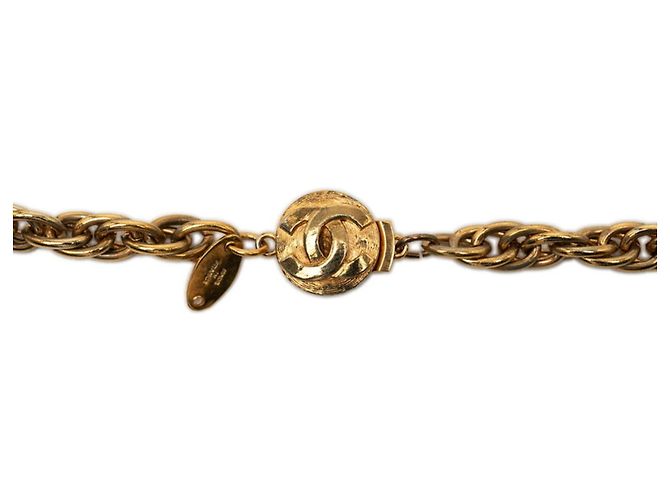 Chanel Goldplattierter Coco Mark Pferde-Medaillon-Halskette Golden - Ansicht 5