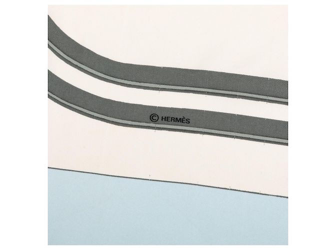 Hermès Hermes Carre 90 BRIDES de GALA Sciarpa cerimoniale Blu Multicolore - vista 4