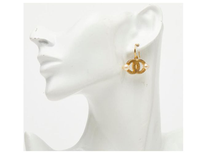 Orecchini a cerchio Chanel placcati oro con perla finta D'oro - vista 5