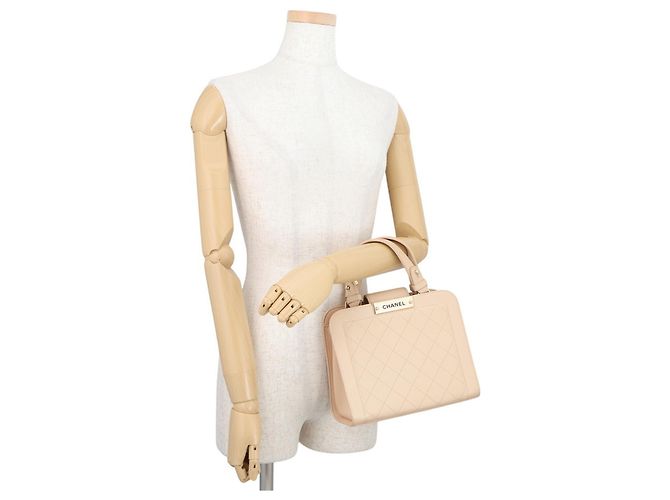 Borsa a tracolla con catena in pelle beige Chanel - vista 4