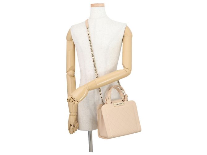 Borsa a tracolla con catena in pelle beige Chanel - vista 5