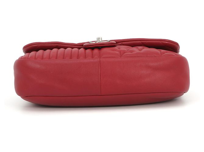 Borsa a tracolla Chanel in agnello rosso - vista 3