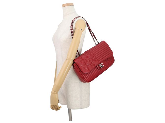 Borsa a tracolla Chanel in agnello rosso - vista 4