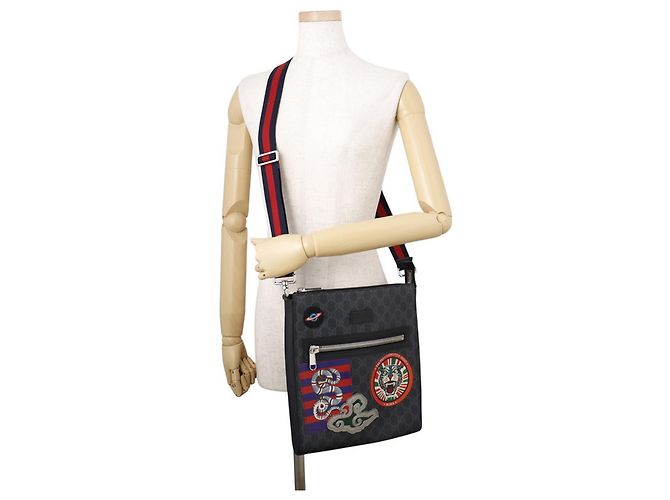Bolso bandolera Gucci GG Supreme Courier Negro Roja Azul - vista 4