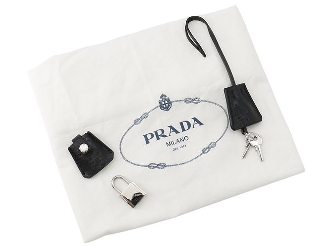 Borsa a Spalla con Catena Prada in Nylon Nero - vista 13