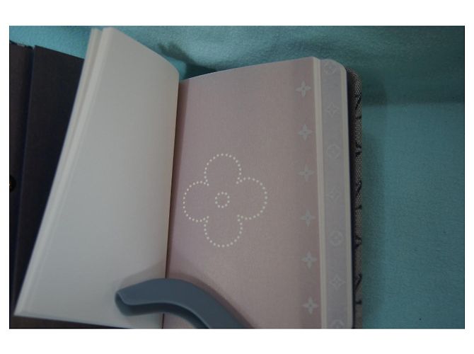 Louis Vuitton Libreta Monogram Gris Castaño - vista 10