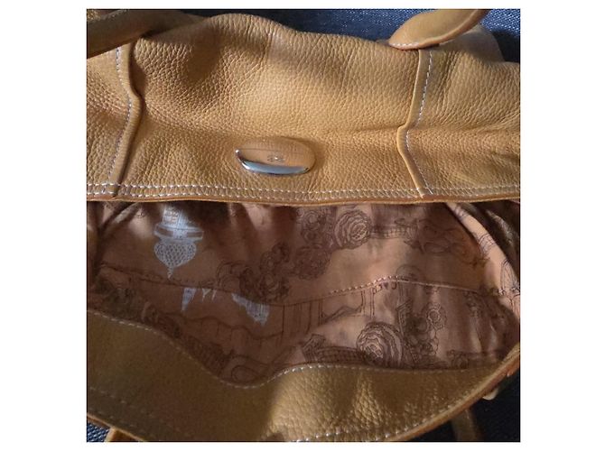 Lancel Handtasche aus gelbem Leder - Ansicht 13