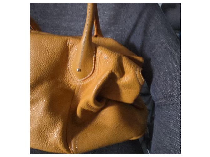 Lancel Handtasche aus gelbem Leder - Ansicht 6