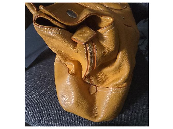Lancel Handtasche aus gelbem Leder - Ansicht 8