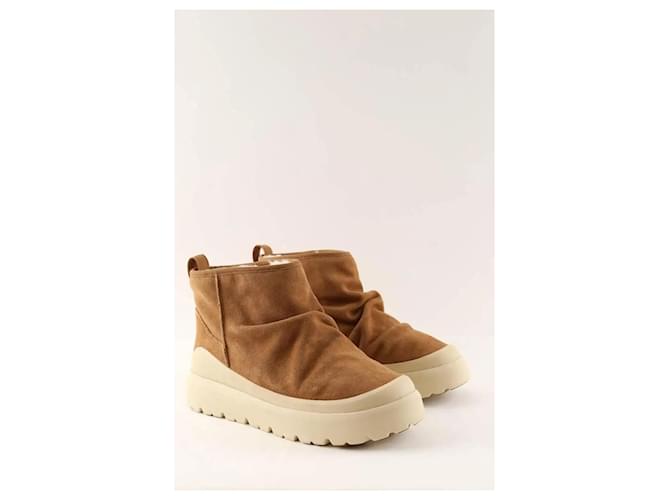Ugg Camel boots - view 3