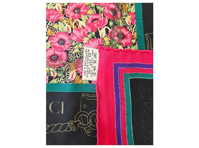 Foulard in seta Gucci Floral Archivio anni 80 Nero Rosa Verde Porpora Gold hardware - vista 11