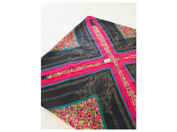 Foulard in seta Gucci Floral Archivio anni 80 Nero Rosa Verde Porpora Gold hardware - vista 2