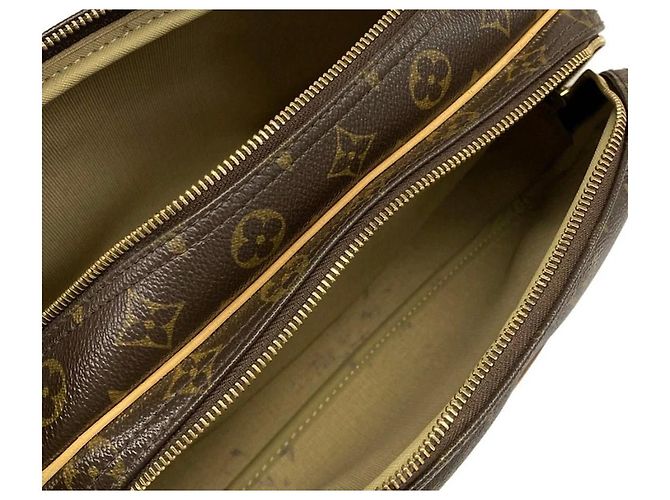 Louis Vuitton Reporter PM Castaño Dorado - vista 7