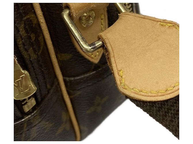 Louis Vuitton Reporter PM Castaño Dorado - vista 9