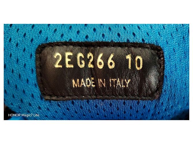 Sneakers Prada Nero-Voyage Nero e Blu - vista 3