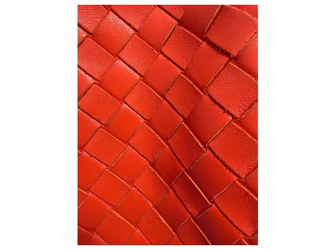Bottega Veneta Mini Bulb in pelle Intrecciato Rosso Corallo - vista 14