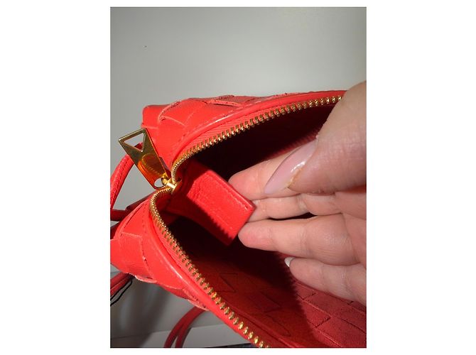 Bottega Veneta Mini Bulb in pelle Intrecciato Rosso Corallo - vista 6