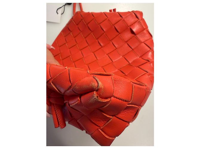 Bottega Veneta Mini Bulb in pelle Intrecciato Rosso Corallo - vista 8