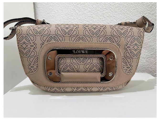 Loewe Borsa a tracolla Anagram Coated Canvas Kite Baguette Rosa Beige Grigio - vista 3